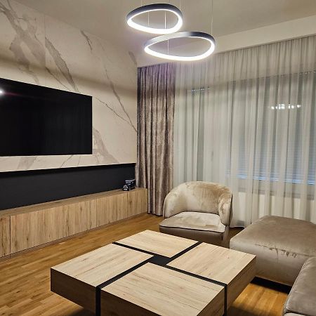 Adav Luxus Apartment فيسوكو المظهر الخارجي الصورة