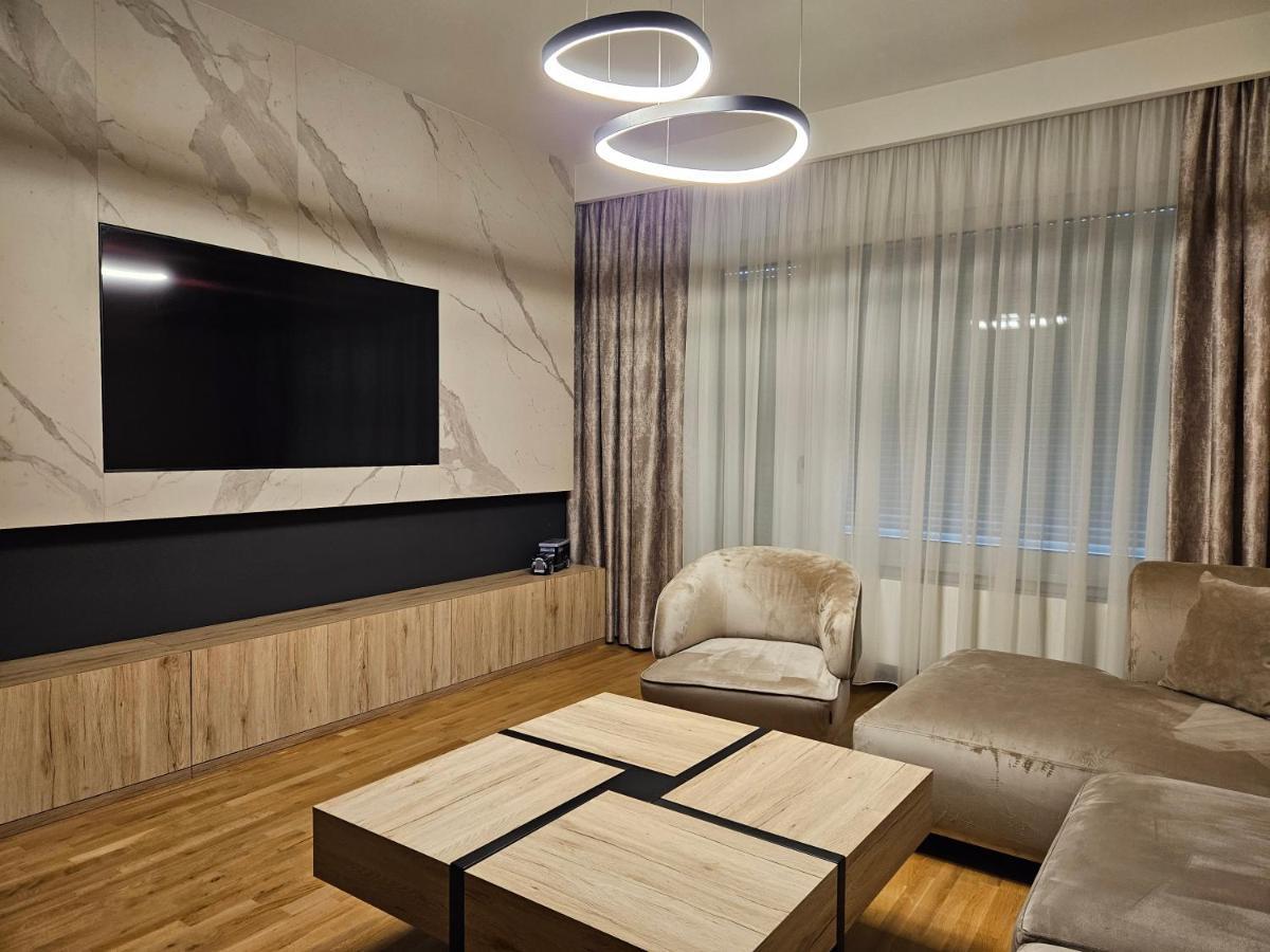 Adav Luxus Apartment فيسوكو المظهر الخارجي الصورة