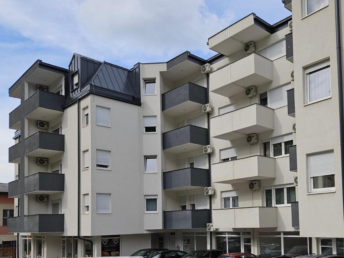 Adav Luxus Apartment فيسوكو المظهر الخارجي الصورة