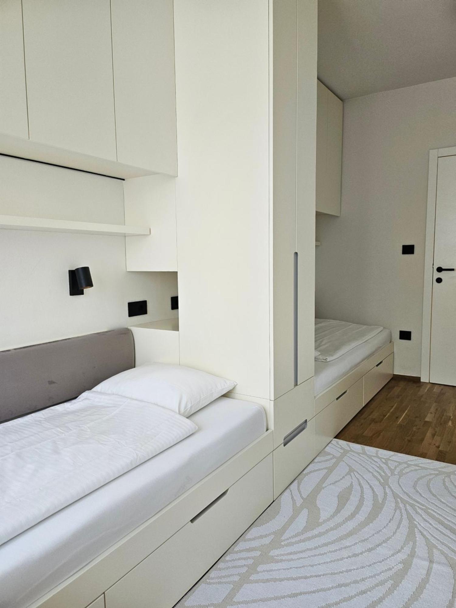 Adav Luxus Apartment فيسوكو المظهر الخارجي الصورة